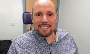 persona recibe primer ojo impreso 3d steve verze