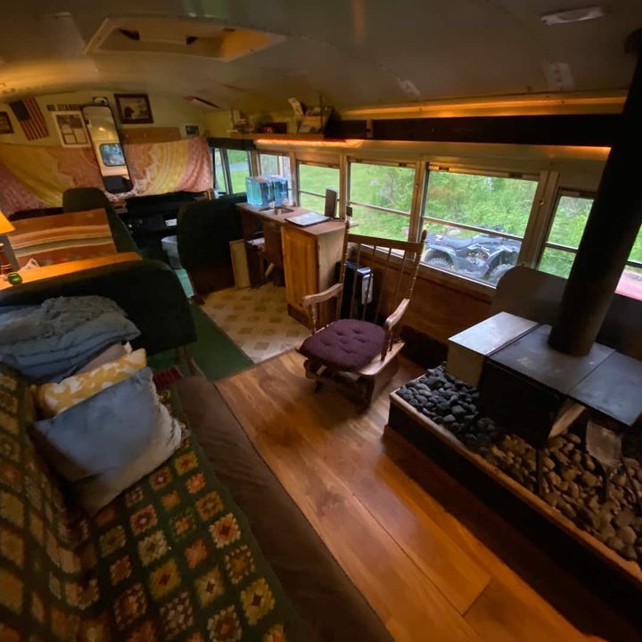 Autobús convertido en casa en renta en Airbnb