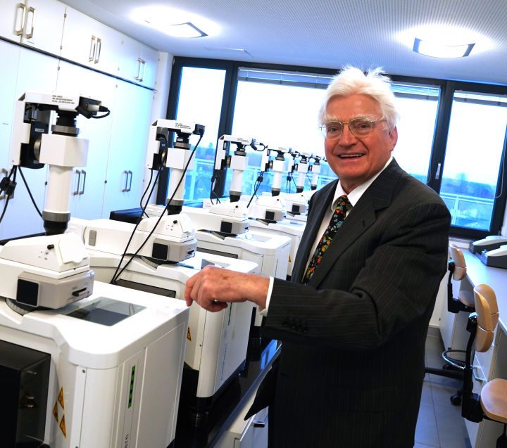 Una fotografía del médico y empresario alemán Wilfried Stöcker