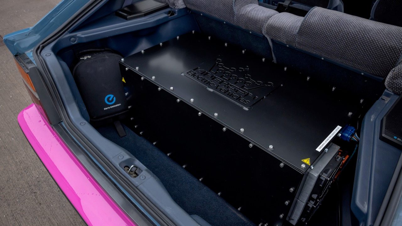 nissan electrifica compacto 35 anos newbird 16 jpg