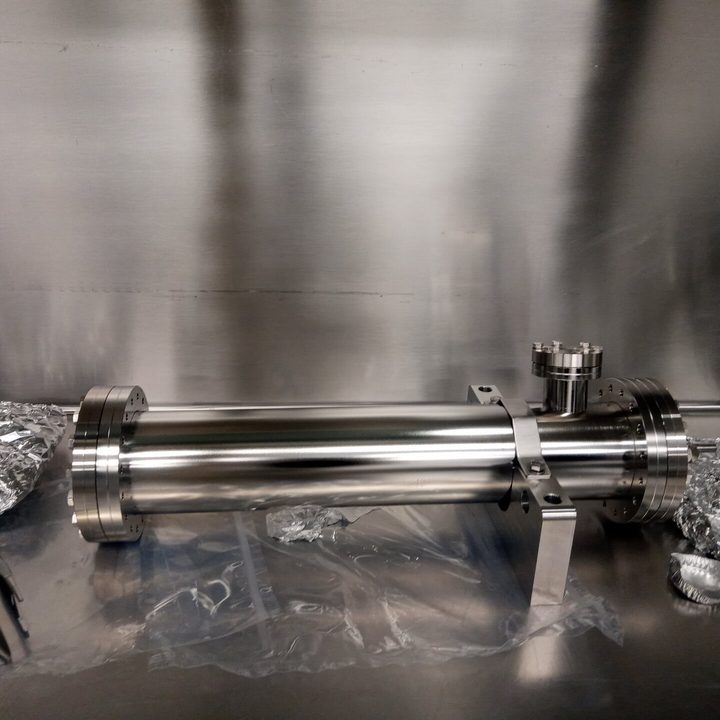 La ESA desarrolló una herramienta para perforar y abrir una lata con muestras lunares de hace 50 años