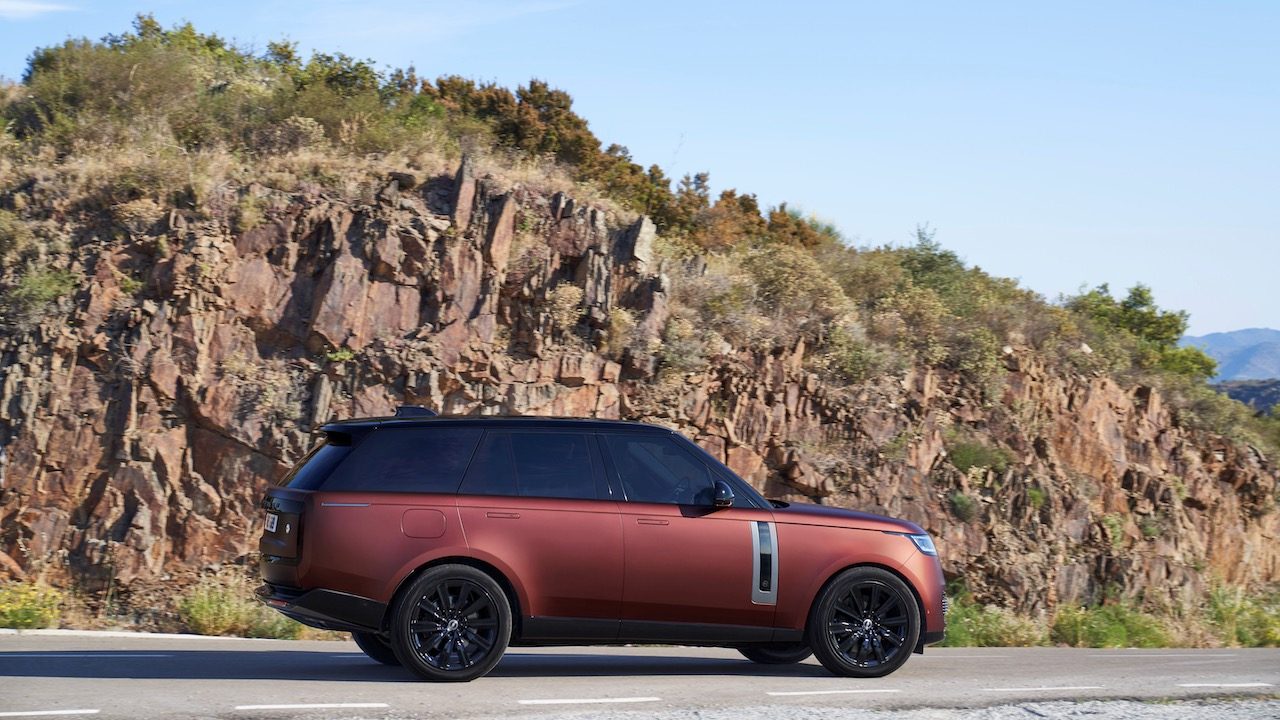 range rover sv 2023 rr 23my swb intrepid 171221 003 small