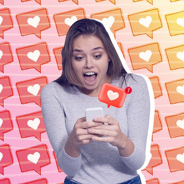 Una joven sosteniendo un teléfono inteligente con expresión de sorpresa, junto con un corazón que representa a los Me Gusta de Instagram saliendo de su dispositivo.