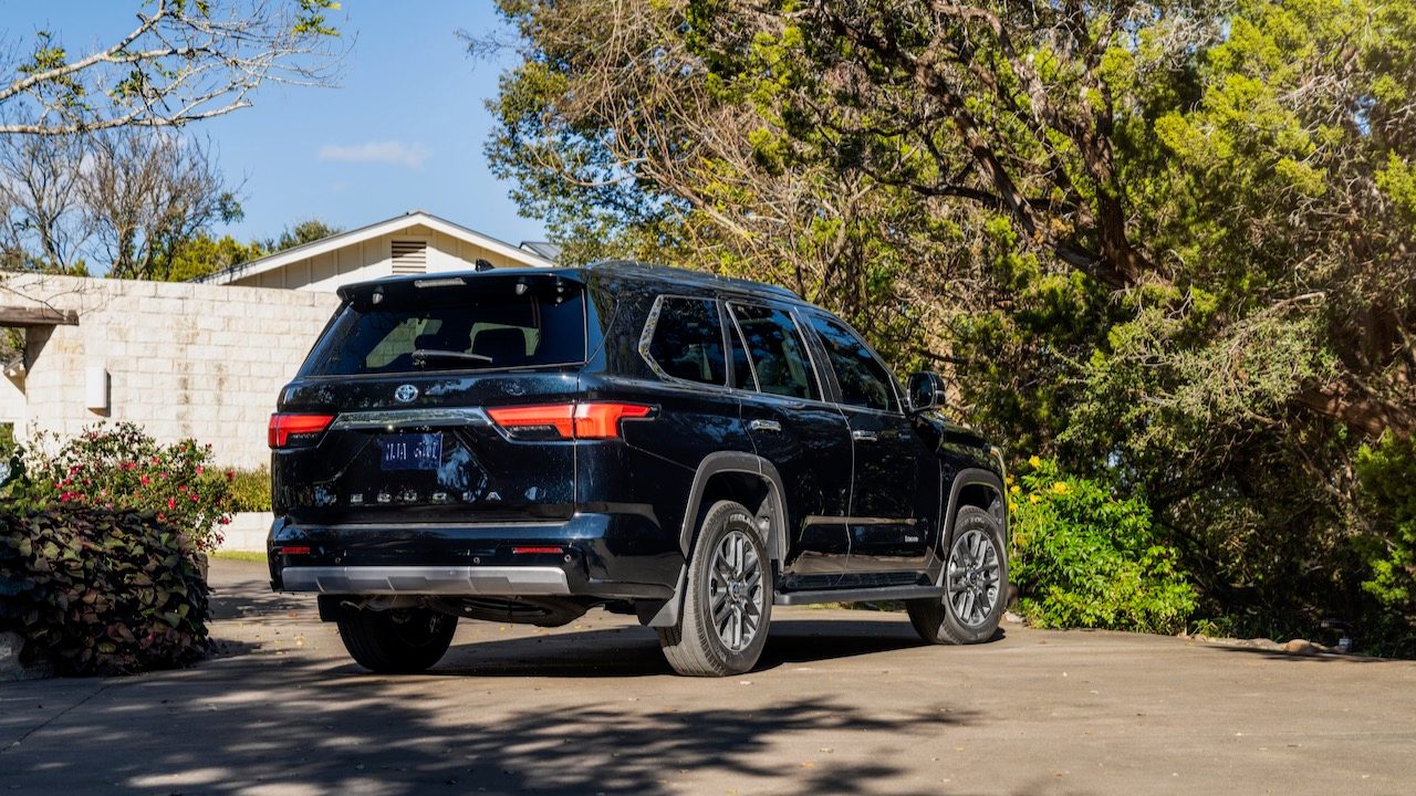 toyota sequoia 2023 limited 023