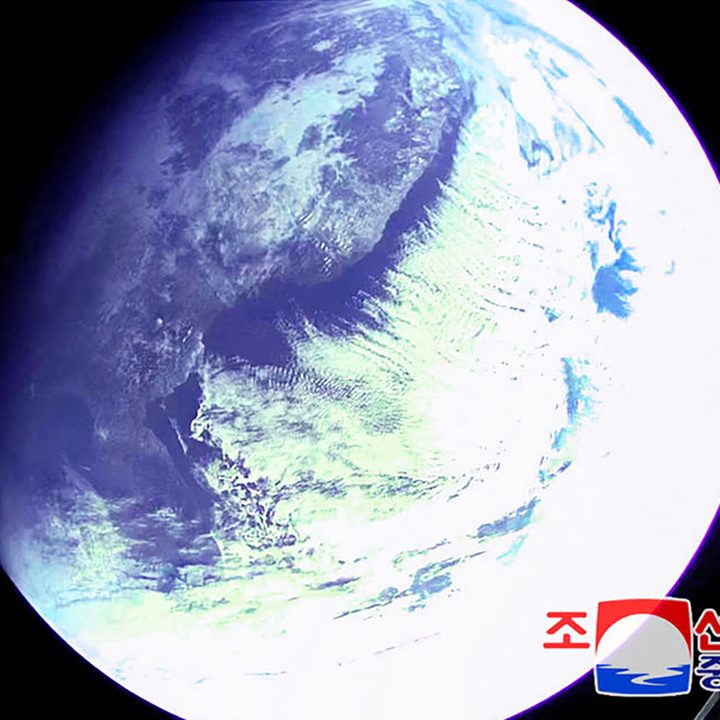 La imagen muestra un misil balístico lanzado por Corea del Norte.