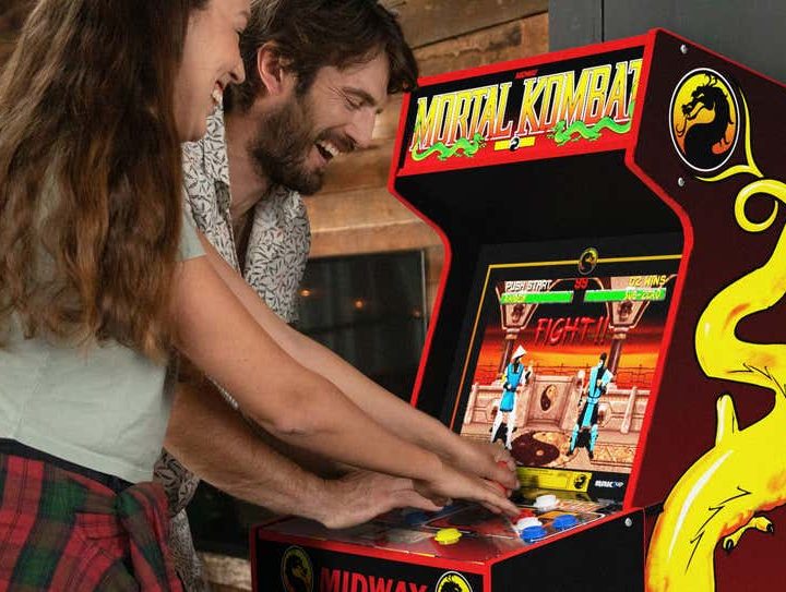 Arcade1up anuncia una arcade de Mortal Kombat con juego en línea