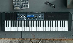 Casio lanza el teclado CT-S1000V, que integra un versátil sintetizador de voz.