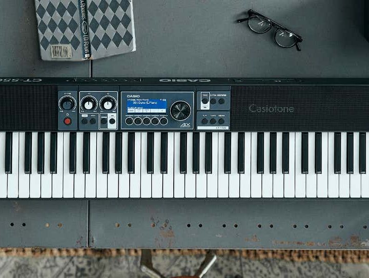 Casio lanza el teclado CT-S1000V, que integra un versátil sintetizador de voz.