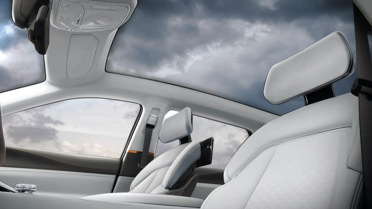 chrysler airflow concept ces2022 functional and ambient lighting helps the driver passengers create a personalized inner sanc