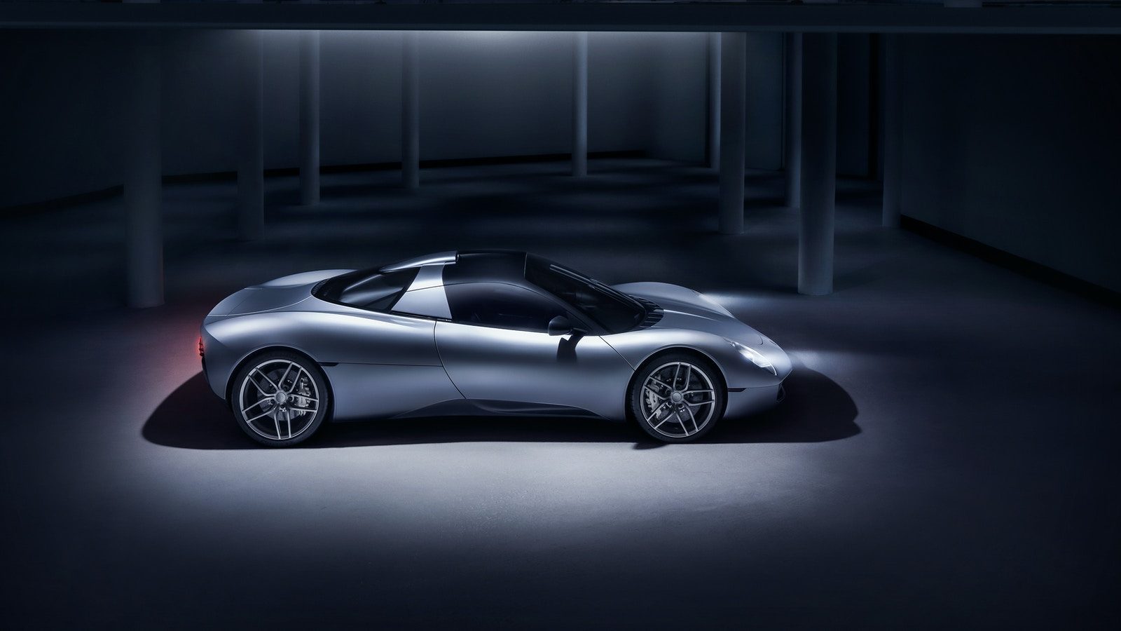 Gordon Murray Automotive T.33 color plata.