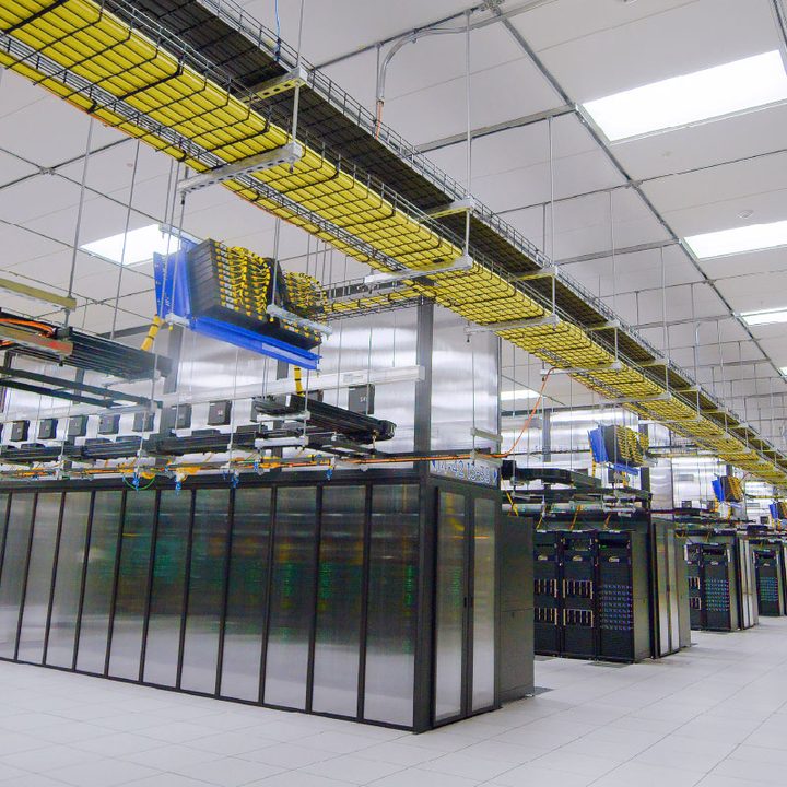 Meta, el conglomerado de empresas que engloba a Facebook, creó una supercomputadora de inteligencia artificial.