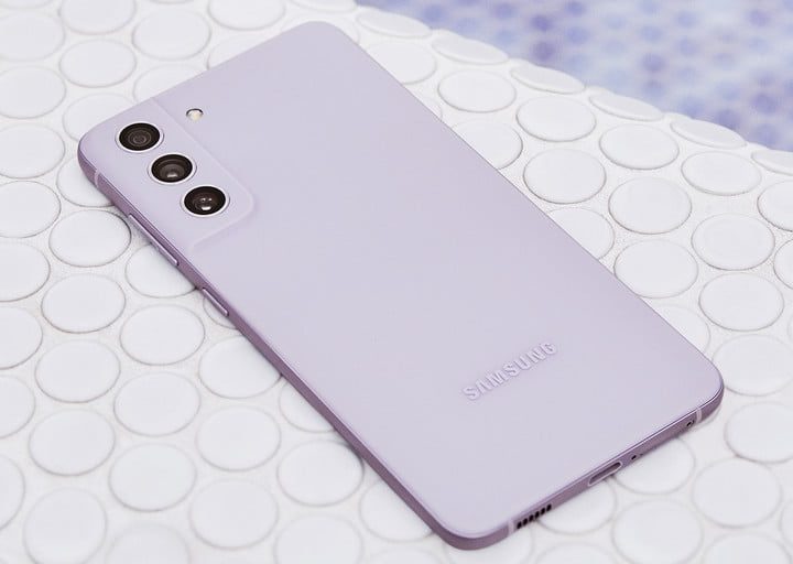 El panel trasero del Samsung Galaxy S21 FE.