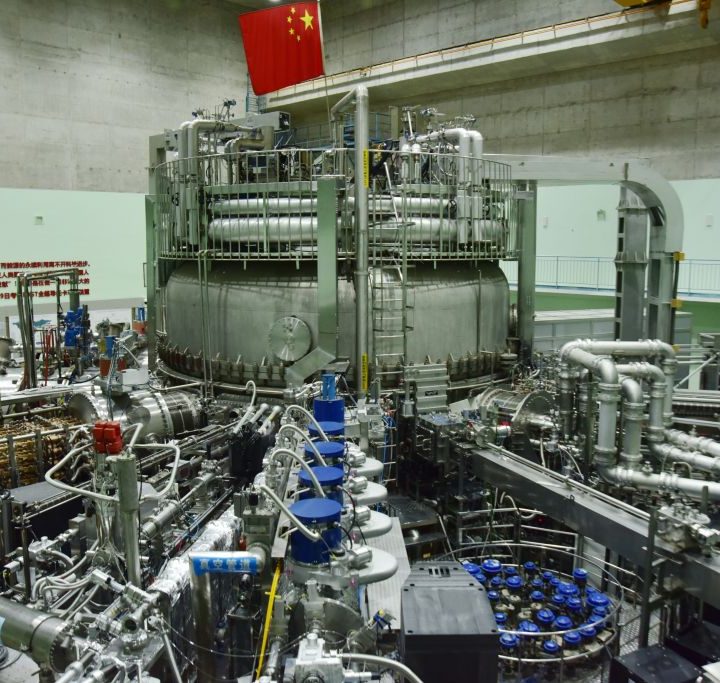 El tokamak chino HT-7U (EAST)