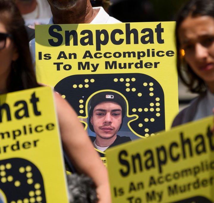 Snapchat enfrenta críticas debido a que la red social ha sido usada por narcotraficantes para vender fentanilo a menores de edad.