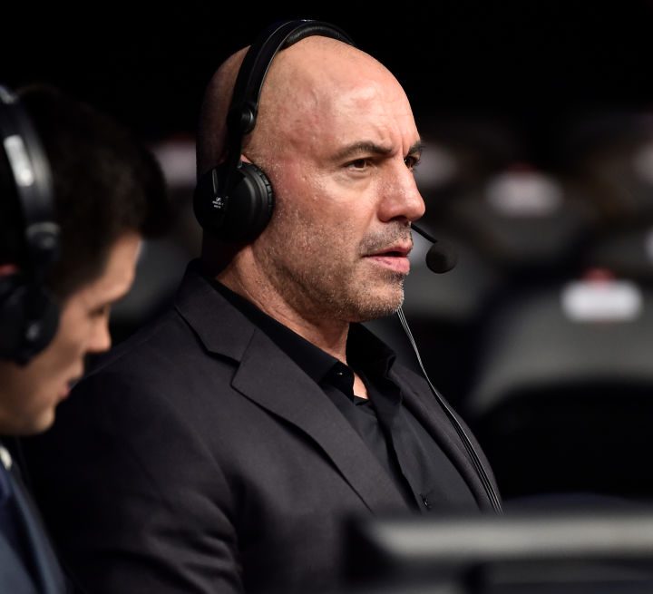 La imagen muestra al polémico comediante Joe Rogan.