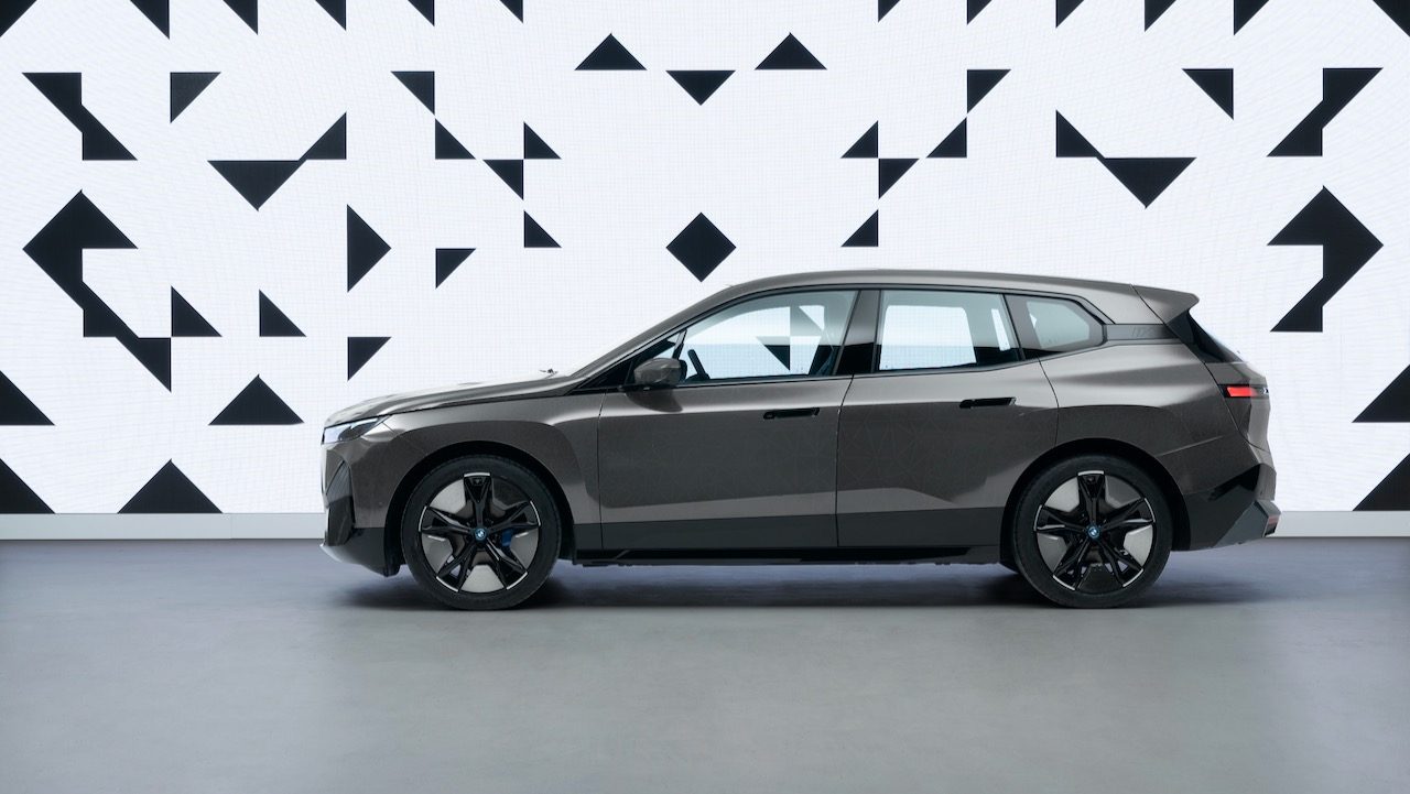 bmw ix flow concept p90447380 highres