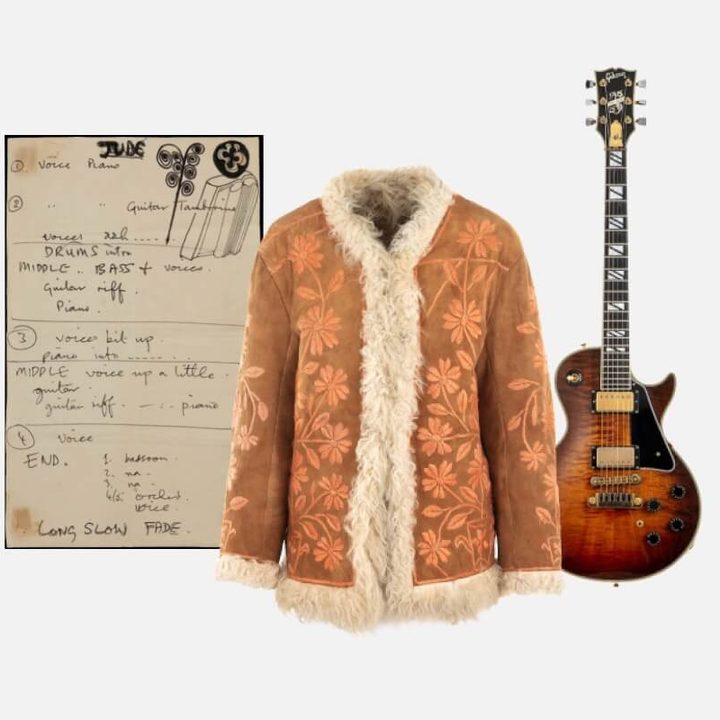 La imagen muestra distintos artículos de The Beatles que se subastarán como NFT.