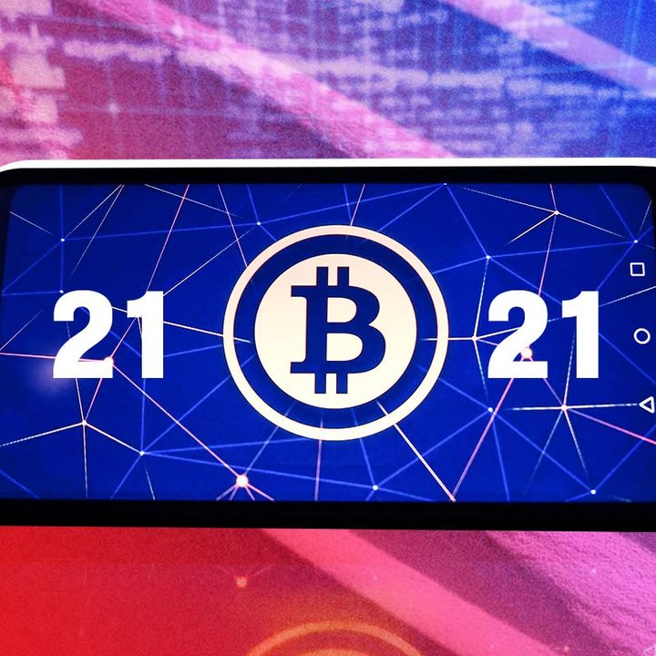 Un teléfono con el 21 de bitcoin