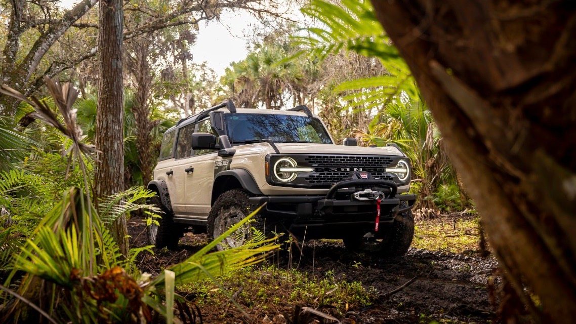 ford bronco everglades chicago 2022 desert sand 01