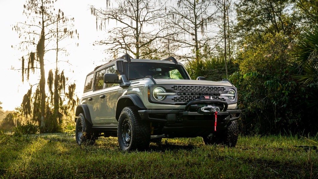 ford bronco everglades chicago 2022 desert sand 02