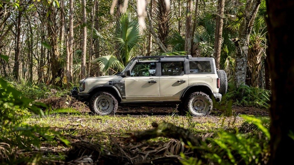 ford bronco everglades chicago 2022 desert sand 03