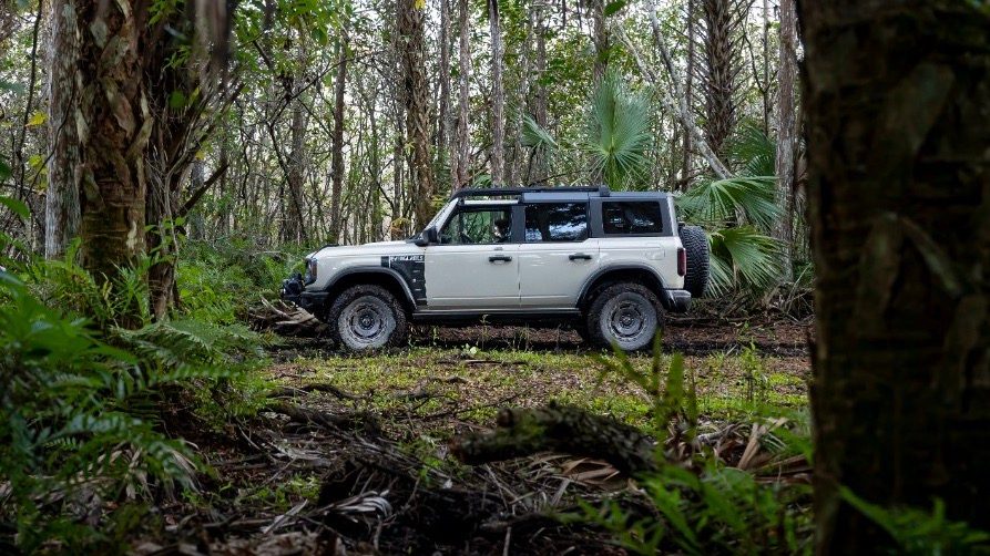 ford bronco everglades chicago 2022 desert sand 06