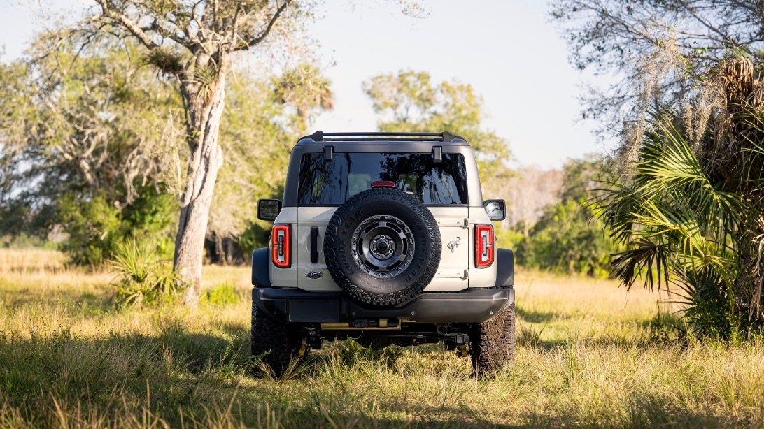 ford bronco everglades chicago 2022 desert sand 09