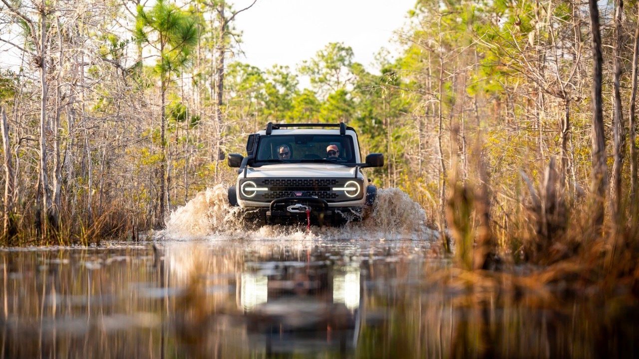 ford bronco everglades chicago 2022 desert sand 13