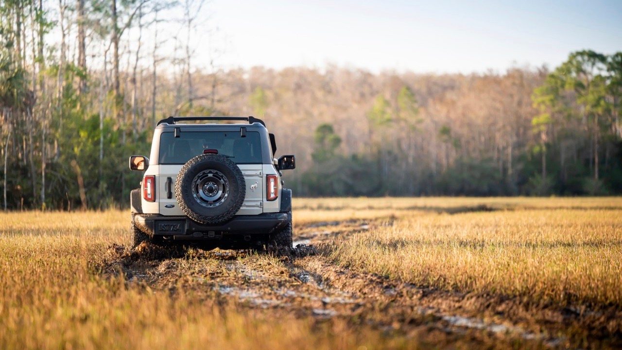 ford bronco everglades chicago 2022 desert sand 18