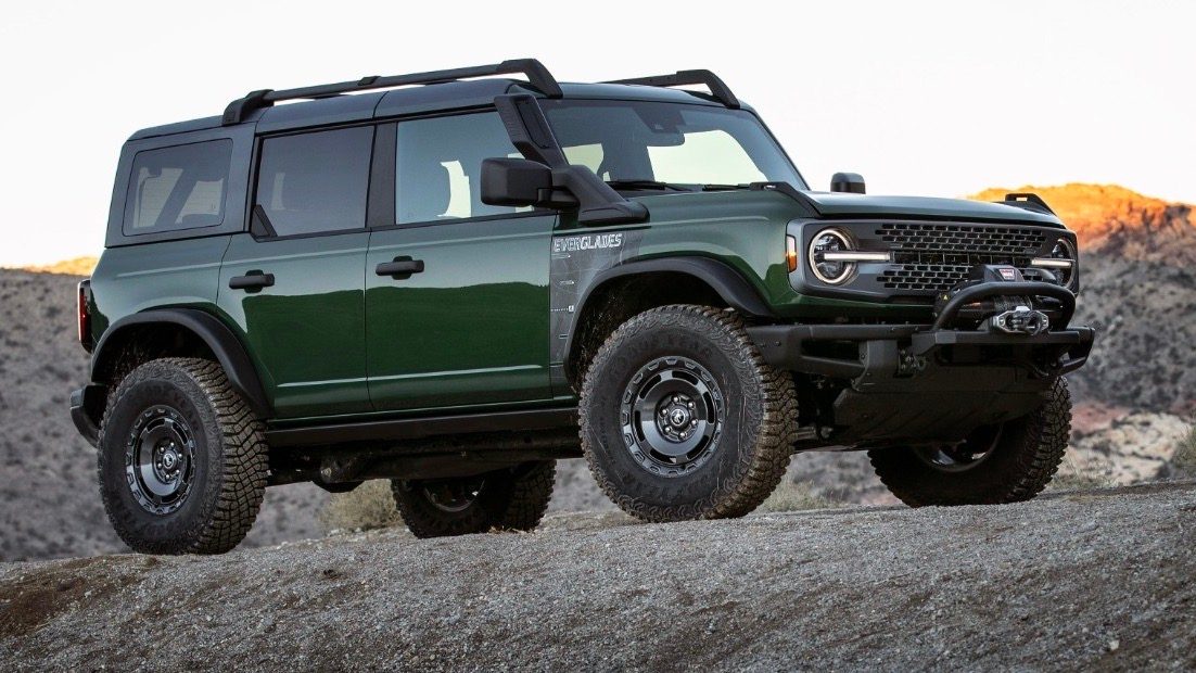 ford bronco everglades chicago 2022 eruption green 06