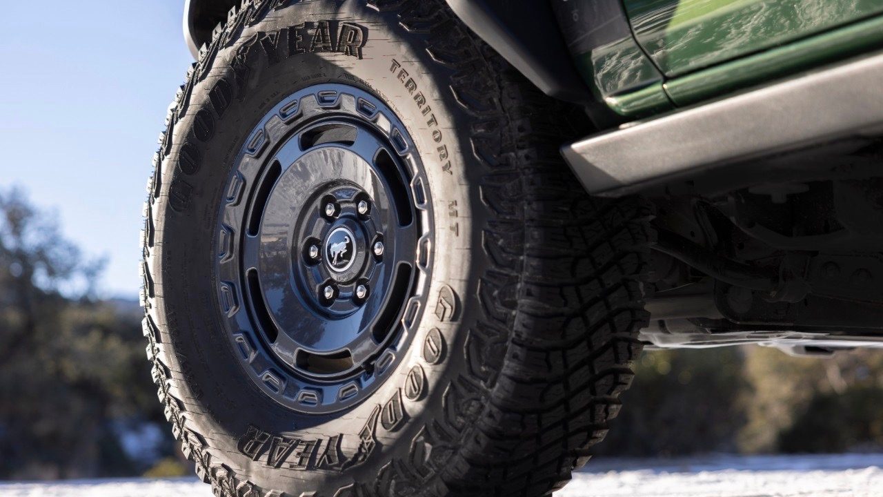 ford bronco everglades chicago 2022 eruption green 08