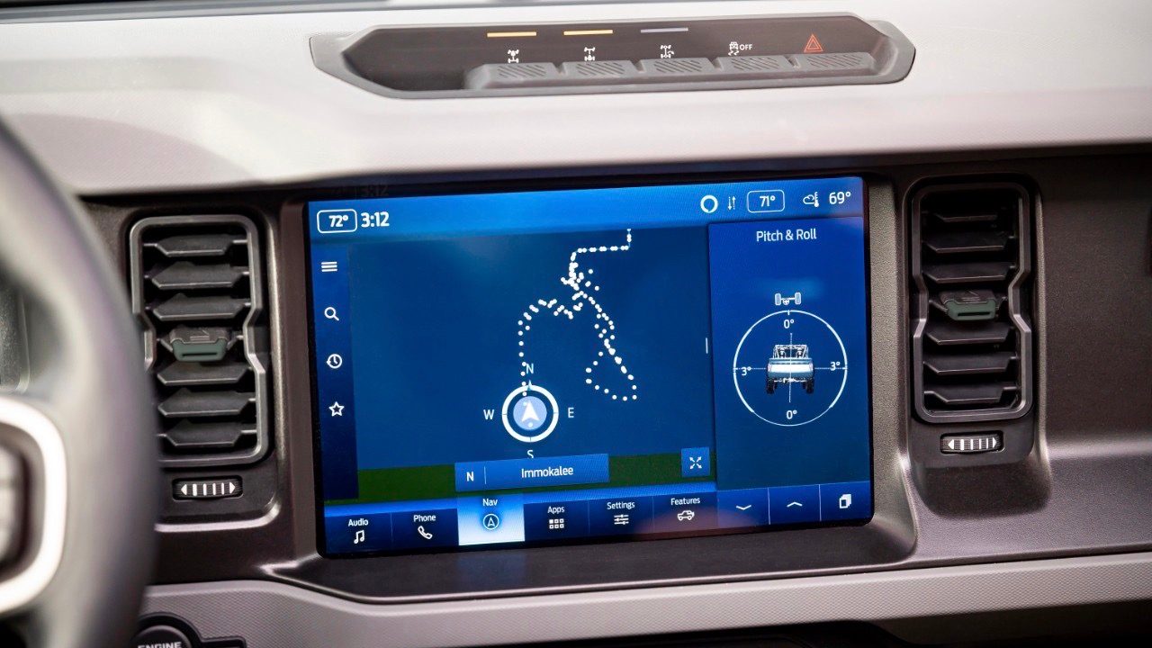 ford bronco everglades chicago 2022 interior 06