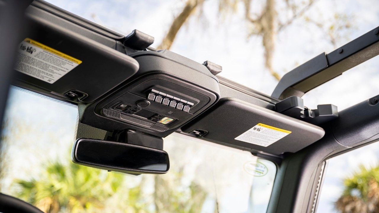 ford bronco everglades chicago 2022 interior 08