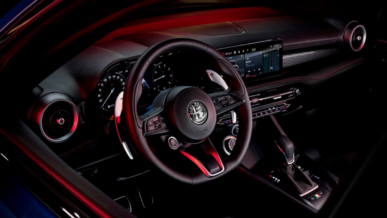 alfa romeo tonale opcion hibrida enchufable 2023 veloce european spec driver s seat