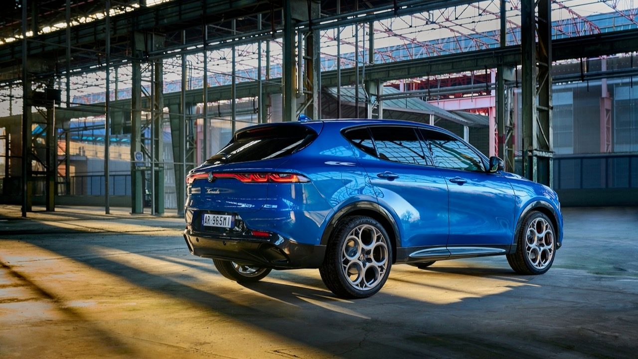 alfa romeo tonale opcion hibrida enchufable 2023 veloce european spec