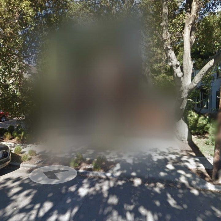 La residencia de Tim Cook en Palo Alto, California, aparece oculta en las aplicaciones de mapas de Apple y Google.