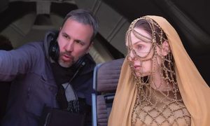 El director Denis Villeneuve en el rodaje de Dune.