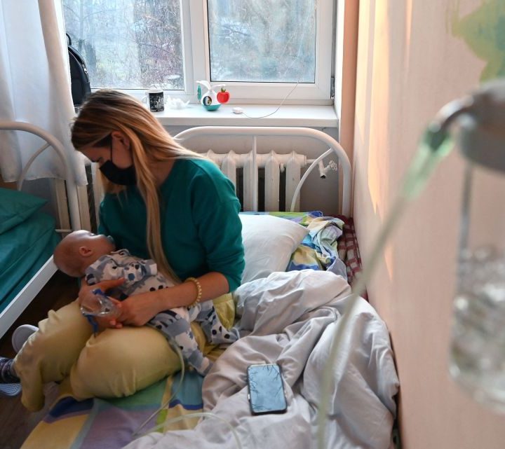 Un estudio realizado en Estados Unidos sugiere que las mujeres embarazadas que fueron vacunadas contra el COVID-19 transmiten inmunidad a sus hijos, especialmente si las inyecciones se aplican en las etapas más avanzadas de la gestación.