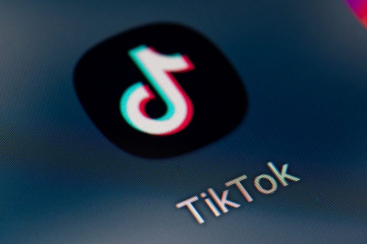 TikTok anunció una serie de medidas para fortalecer la seguridad en su plataforma y evitar que contenido no apto llegue a usuarios menores de edad.