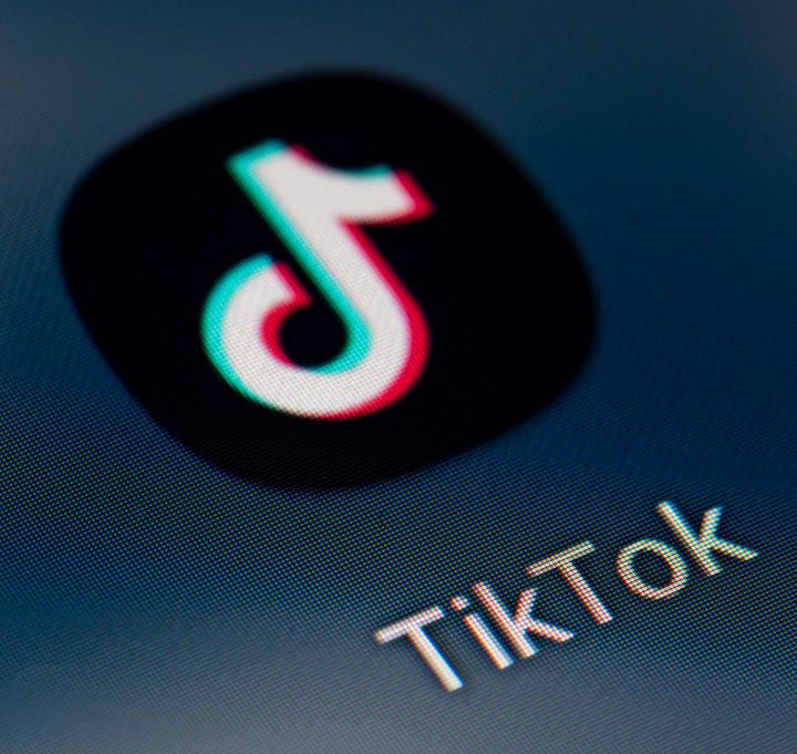 TikTok anunció una serie de medidas para fortalecer la seguridad en su plataforma y evitar que contenido no apto llegue a usuarios menores de edad.