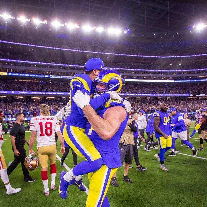 La imagen muestra al equipo Los Angeles Rams de la NFL.