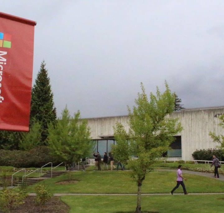 Microsoft anuncia que los empleados en Washingont y California deberán iniciar el retorno a las oficinas a partir del 28 de febrero.