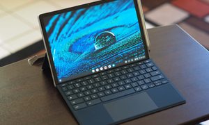 Una Chromebook HP X2 11 en una mesa.