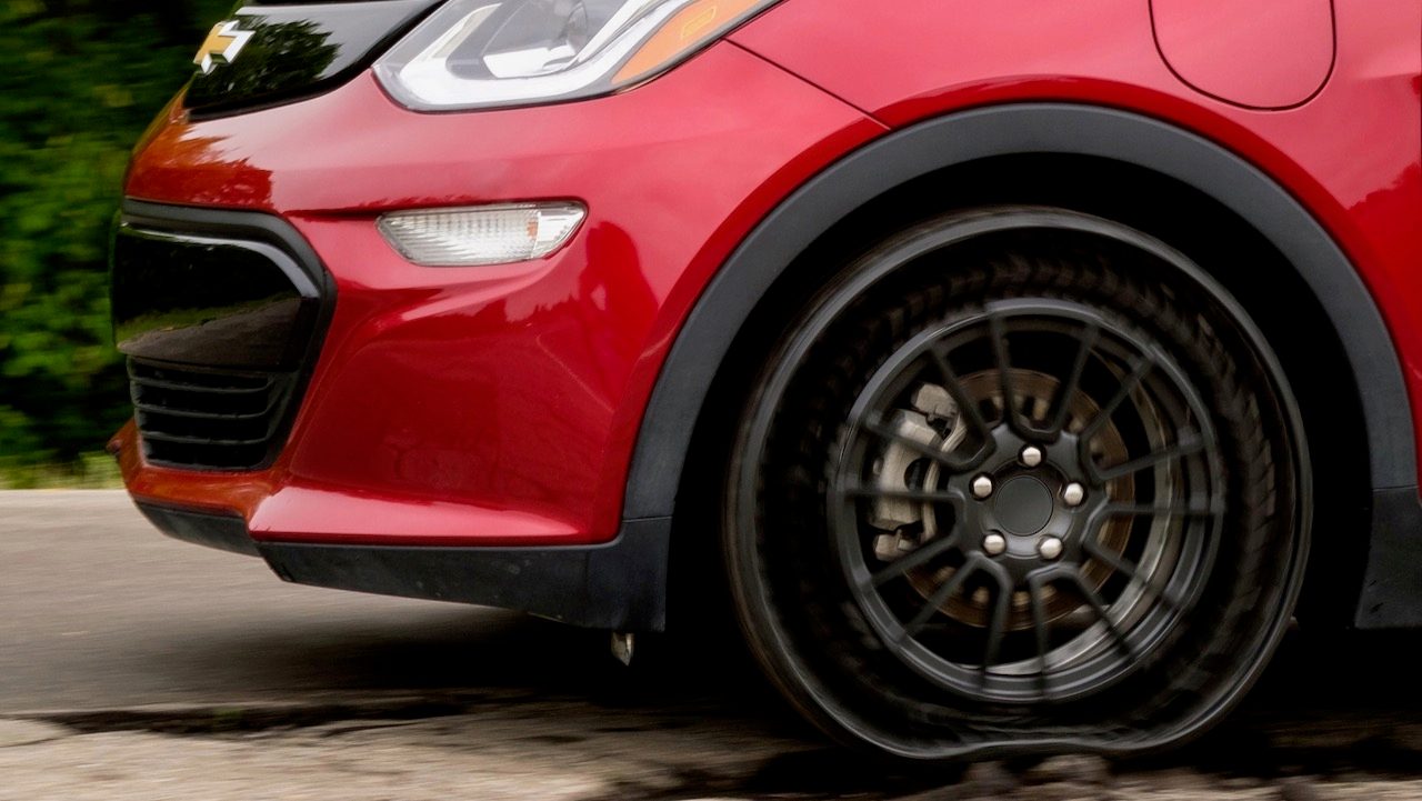 ruedas sin aire gm michelin prototype tire testing at milford