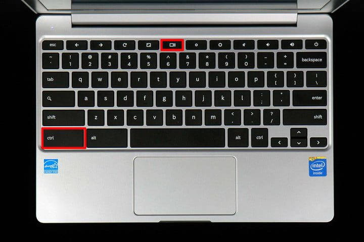Teclado de una Chromebook visto desde arriba con teclas marcadas en rojo para hacer una captura de pantalla
