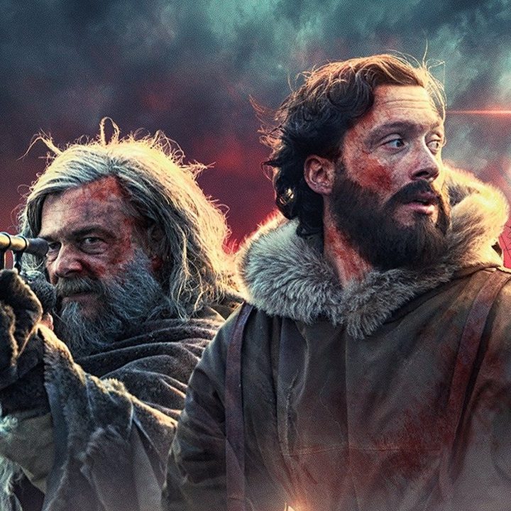 Ray Stevenson y David Oakes en una escena de Cold Skin 2017).