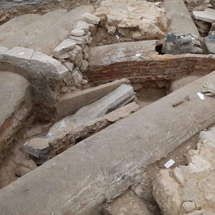 Qué oculta el sarcófago hallado entre los escombros de Notre Dame