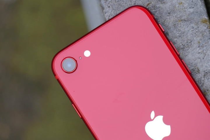La cámara del iPhone SE 2020 se dispara