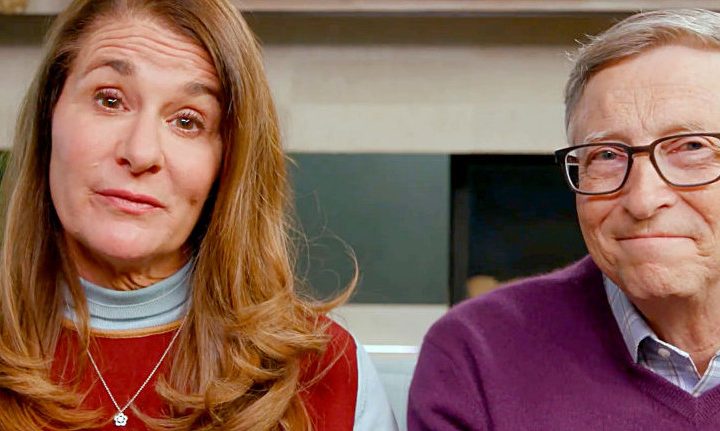 Melinda French Gates sentada al lado de Bill Gates