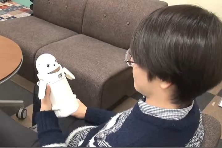 El robot Omoy aspira a transformarse en la voz de tu conciencia